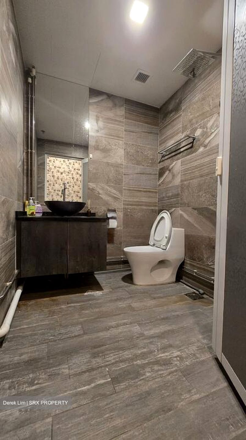 Oxley Bizhub (D14), Factory #455112071